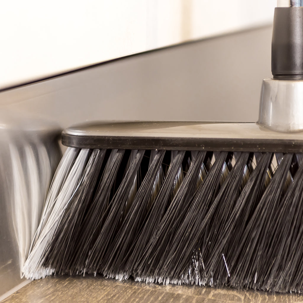 CROSS BRISTLES RUBBERIZED BROOM WITH &quot;BROOMHOLDER&quot; DUSTPAN AND TELESCOPIC HANDLE